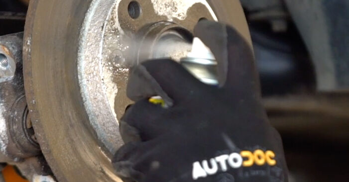 How to change Brake Discs on CITROËN ZX (N2) 1994 - tips and tricks