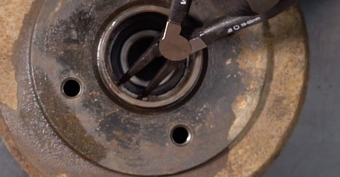 RENAULT 19 1.4 Wheel Bearing replacement: online guides and video tutorials