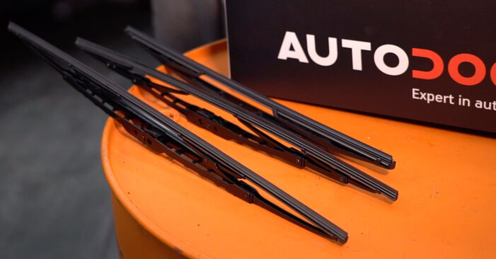 How to change Wiper Blades on Astra G T98 1998 - free PDF and video manuals