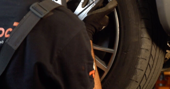 DIY replacement of Brake Discs on VW PASSAT (3B2) 1.6 1998 is not an issue anymore with our step-by-step tutorial