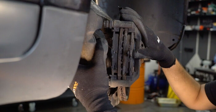 AUDI A6 4.2 FSI quattro Brake Pads replacement: online guides and video tutorials