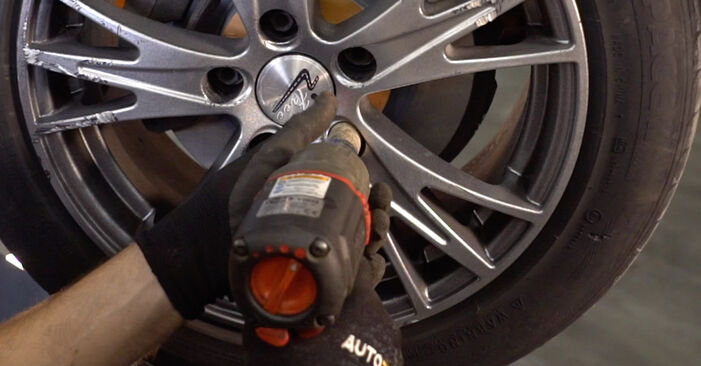 Wie problematisch ist es, selber zu reparieren: Bremsbeläge beim Audi A6 C6 Allroad 2.7 TDI quattro 2006 auswechseln – Downloaden Sie sich bebilderte Tutorials