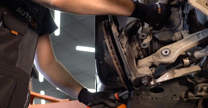 Wie problematisch ist es, selber zu reparieren: Stoßdämpfer beim Audi A4 B6 2.5 TDI 2001 auswechseln – Downloaden Sie sich bebilderte Tutorials