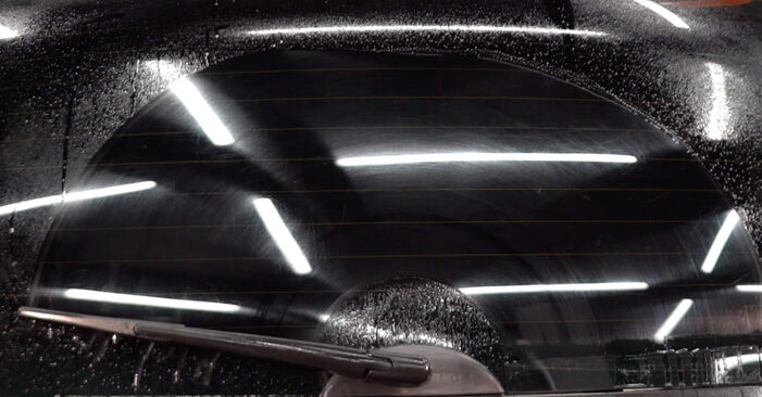 Trocar Escovas do Limpa Vidros no RENAULT CLIO Grandtour (KR0/1_) 1.5 dCi (KR0G) 2011 por conta própria