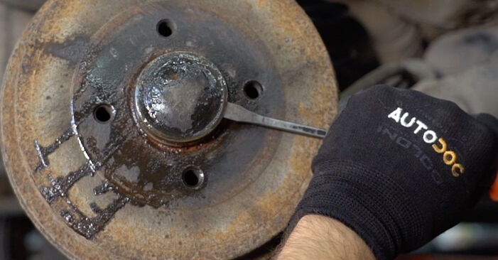 How to replace Wheel Bearing on RENAULT 21 (B48_) 1994: download PDF manuals and video instructions