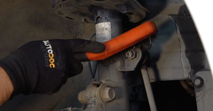 Wie schmierig ist es, selber zu reparieren: Stoßdämpfer beim Toyota Auris Kombi 1.3 (NRE180_) 2013 wechseln – Downloaden Sie sich Bildanleitungen