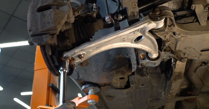 Querlenker beim VW PASSAT 3.6 FSi 4motion 2012 selber erneuern - DIY-Manual