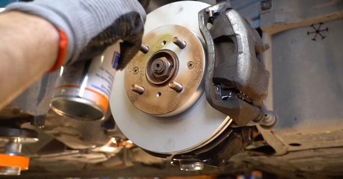 Replacing Brake Discs on Honda CRX Targa 1995 1.6 ESi by yourself
