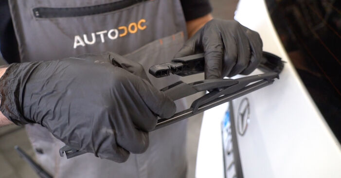 Changing Wiper Blades on MERCEDES-BENZ A-Class (W169) A 160 CDI 2.0 (169.006, 169.306) 2007 by yourself