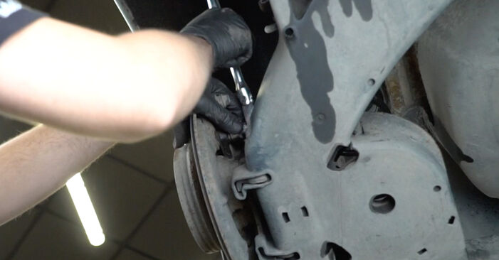 Wie lange benötigt das Auswechseln der Teile: Radlager beim Mercedes W169 2012 - Detailliertes PDF-Tutorial