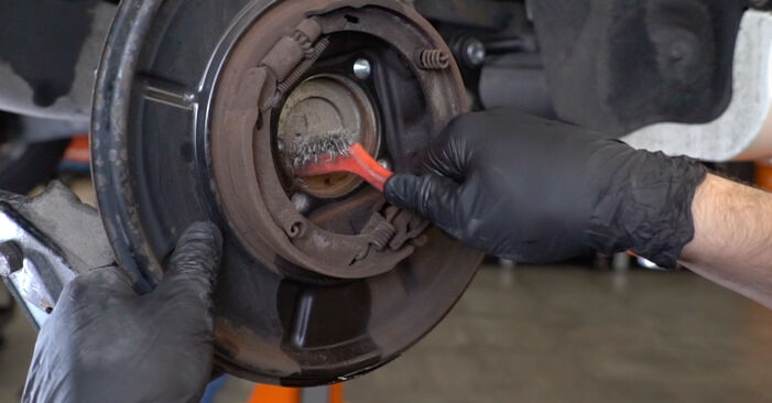 Changing Wheel Bearing on MERCEDES-BENZ A-Class (W169) A 160 CDI 2.0 (169.006, 169.306) 2007 by yourself