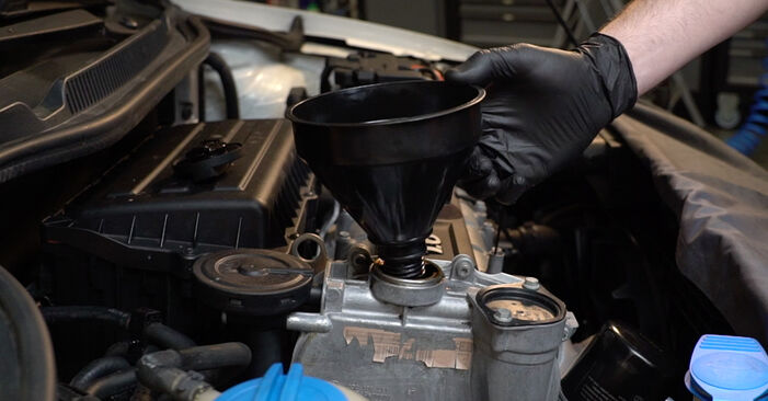 Priporočila korakov za DIY zamenjavo VW POLO VIVO Hatchback 2015 1.4 Oljni filter