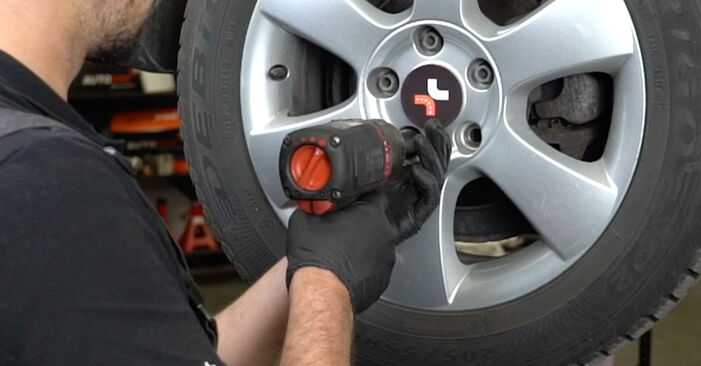 VW GOLF Spyruoklės keitimas: nemokamos remonto instrukcijos