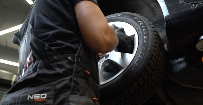 Cum să mentenanța Arc spirala VW Beetle Cabrio (5C7, 5C8) 1.2 TSI 2012 – manualele pas cu pas și ghidurile video