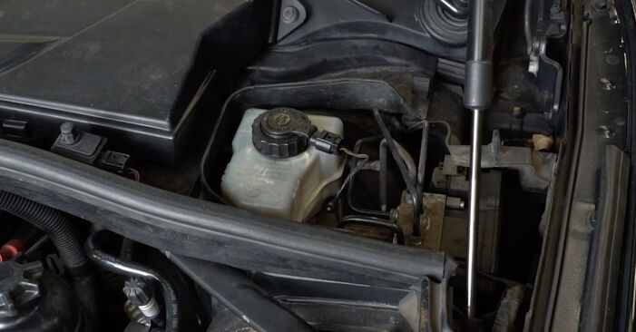 Hvordan skifte Bremseklosser på BMW X1 E84 2009 – gratis PDF- og videoveiledninger