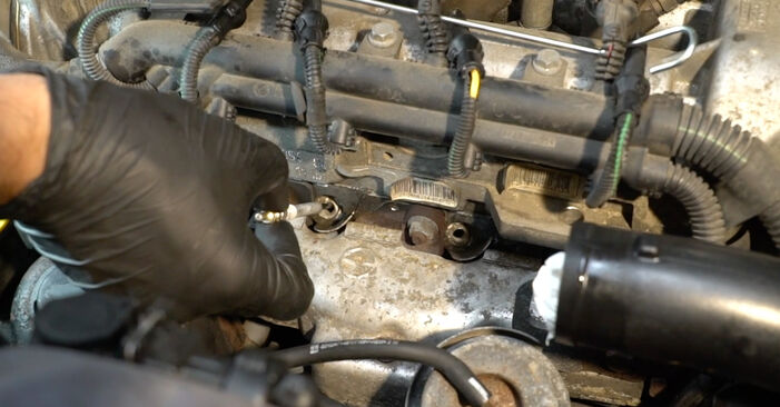 VAUXHALL ASTRA 1.7 CDTi Glow Plugs replacement: online guides and video tutorials