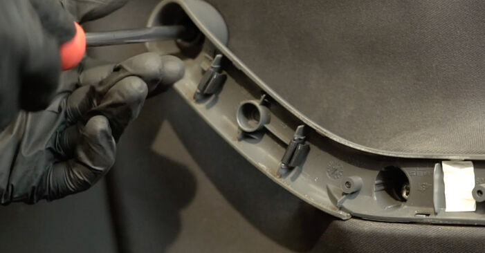 Как се сменя Външни ключалки на VW New Beetle Кабрио (1Y7) 2.0 2005 самостоятелно
