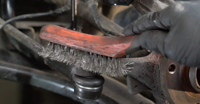 Wie schmierig ist es, selber zu reparieren: Radlager beim Renault Clio 3 Grandtour 1.2 16V 2014 wechseln – Downloaden Sie sich Bildanleitungen