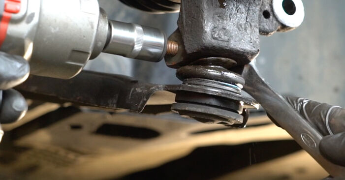 Hvordan skifte RENAULT CLIO 2012 Hjullager trinn–for–trinn veiledning
