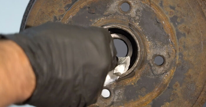 Jak trudno jest to zrobić samemu: wymień Łożysko piasty koła w Dacia Logan US 1.6 Bifuel 2014 - pobierz ilustrowany przewodnik