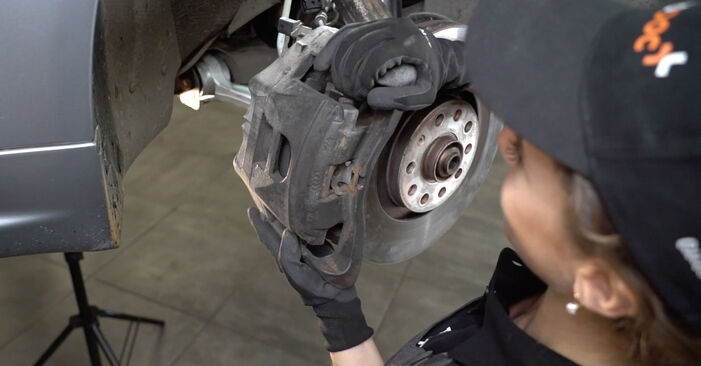 Hvordan skifte Bremseskiver på AUDI A4 Cabrio (8H7, B6, 8HE, B7) 2006 – tips og triks