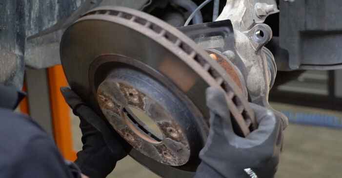 JUKE (F15) 1.6 DIG-T 2021 Brake Discs DIY replacement workshop manual