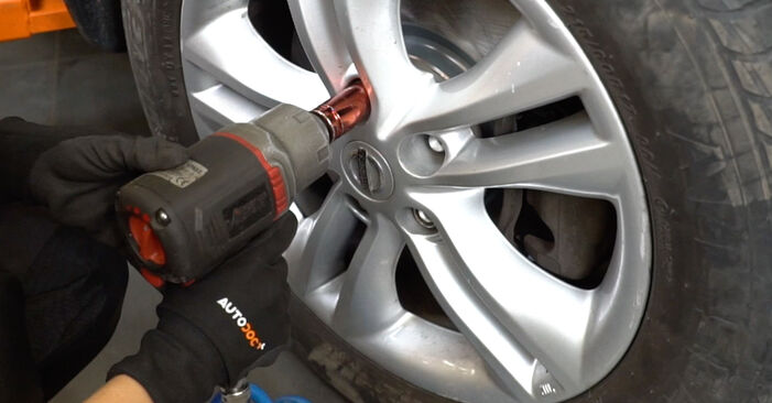 NISSAN JUKE 1.6 DIG-T NISMO RS 4x4 Brake Discs replacement: online guides and video tutorials