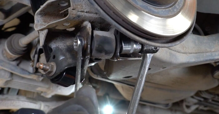 Wie schmierig ist es, selber zu reparieren: Querlenker beim Nissan t31 2.0 dCi 2013 wechseln – Downloaden Sie sich Bildanleitungen