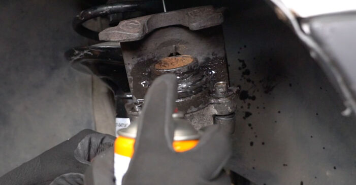 DIY replacement of Brake Pads on VW PASSAT (3A2, 35I) 2.0 1992 is not an issue anymore with our step-by-step tutorial