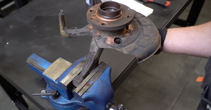 VW VENTO 1.8 Wheel Bearing replacement: online guides and video tutorials