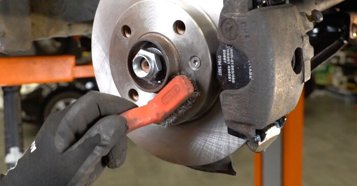 VW VENTO 1.8 Wheel Bearing replacement: online guides and video tutorials