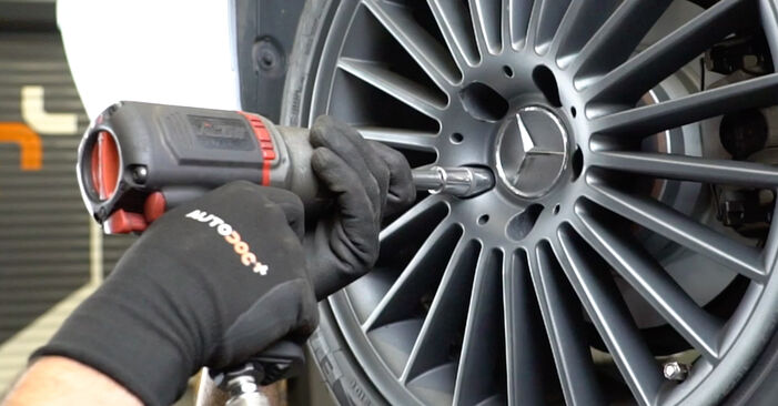 Hvordan skifte Bremseskiver på MERCEDES-BENZ E-Klasse T-modell (S212) 2014: Last ned PDF- og videoveiledninger