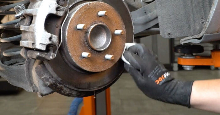Ford C-Max DM2 1.6 TDCi 2009 Wheel Bearing replacement: free workshop manuals
