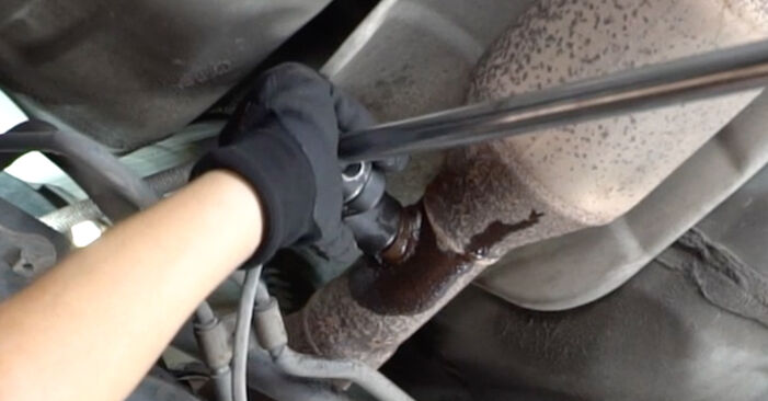 Toyota Yaris xp13 1.3 (NSP130_) 2012 Lambdasonde wechseln: Kostenfreie Reparaturwegleitungen