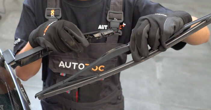 Changing Wiper Blades on OPEL ASTRA G Box (F70) 1.6 (F70) 2002 by yourself