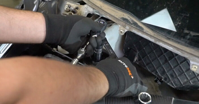 Come cambiare Kit ammortizzatori anteriori e posteriori su OPEL Corsa Utility Pick-up 2007 - suggerimenti e consigli