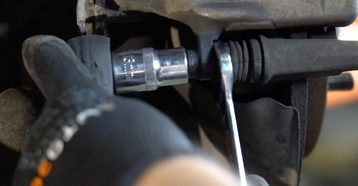 Wie problematisch ist es, selber zu reparieren: Bremsbeläge beim Ford Fiesta Mk5 1.6 16V 2007 auswechseln – Downloaden Sie sich bebilderte Tutorials