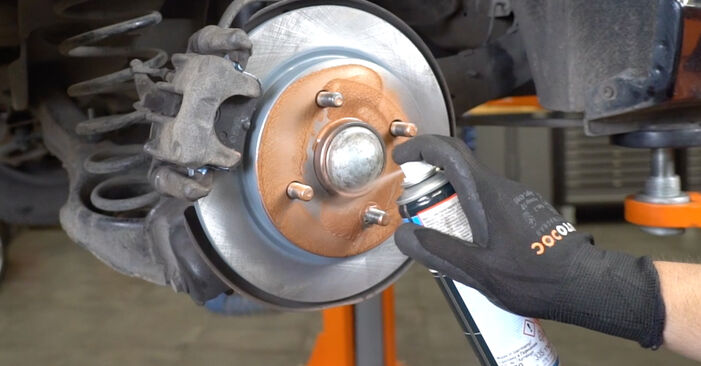 Ford Fiesta Mk5 1.4 16V 2003 Bremsbeläge wechseln: Gratis Reparaturanleitungen