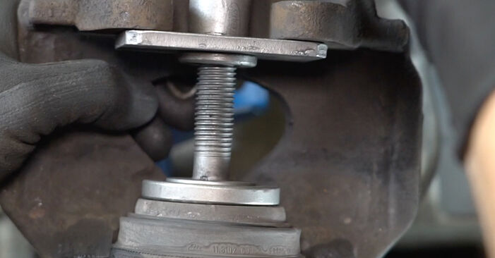 Wie lange benötigt das Auswechseln der Teile: Bremsscheiben beim VW T5 2011 - Detailliertes PDF-Tutorial