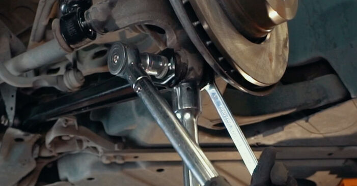 Как да демонтираме BMW Z4 sDrive 35 is 2013 Носач На Кола - онлайн лесни за следване инструкции