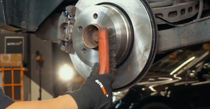 Hvor lang tid tager en udskiftning: Bærearm på BMW Z4 - informativ PDF-manual