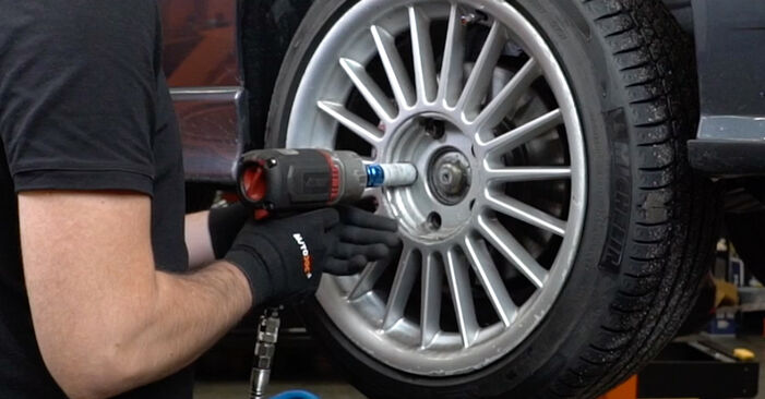 Hvordan man udskifter BMW 3 SERIES Bremseklodser - trin-for-trin manualer og video vejledninger