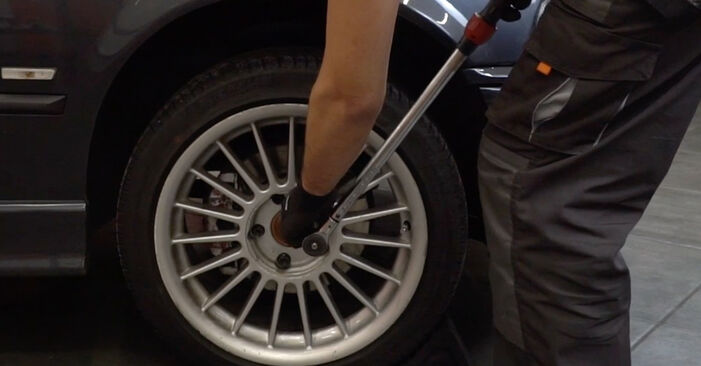 BMW 7 SERIES Hjulleje udskiftning: gratis værksteds manualer