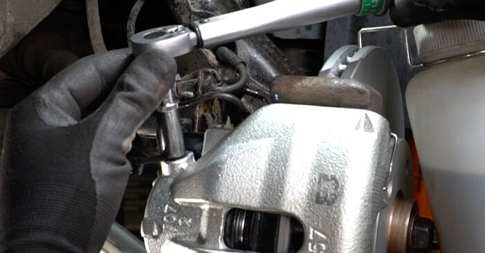 Changing Brake Calipers on VW TIGUAN (5N_) 1.4 TSI 2010 by yourself