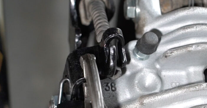 Jak odstranit VW PASSAT Brzdový třmen - online jednoduché instrukce