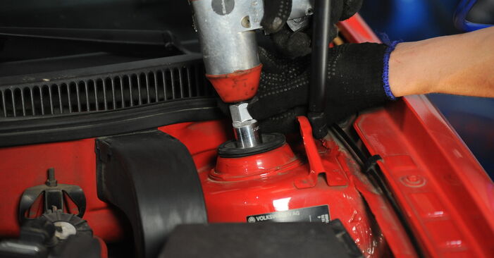 Seat Toledo 4 1.6 (CFNA) 2014 Domlager wechseln: Gratis Reparaturanleitungen