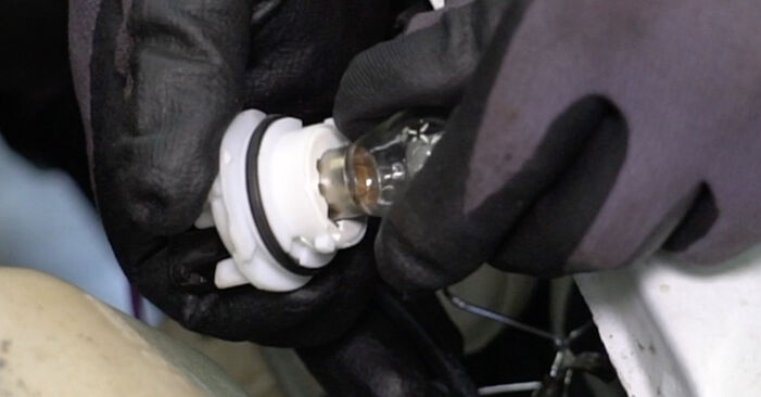 MERCEDES-BENZ 190 Lemputė, priekinis žibintas keitimas: internetiniai gidai ir vaizdo pamokos