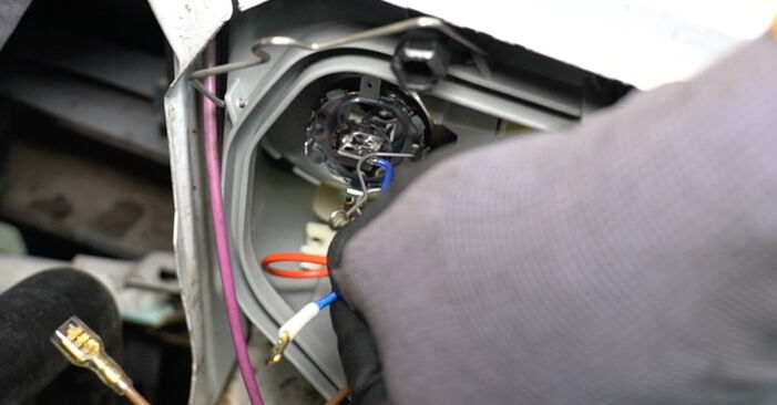 MERCEDES-BENZ 190 Lemputė, priekinis žibintas keitimas: nemokamos remonto instrukcijos