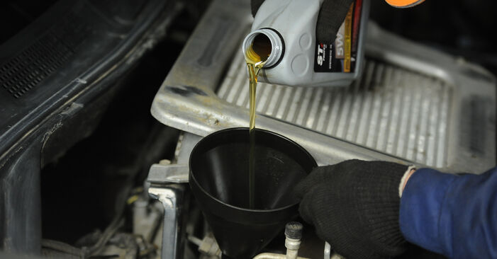 Kuinka kauan vaihtaminen kestää: Öljynsuodatin NISSAN PICK UP -autoon - informatiivinen PDF-käsikirja