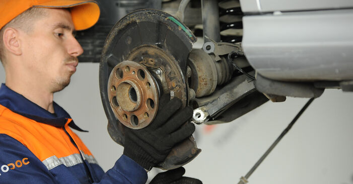 Changing Wheel Bearing on MERCEDES-BENZ E-Class Saloon (W212) E 350 CDI 3.0 (212.025) 2012 by yourself